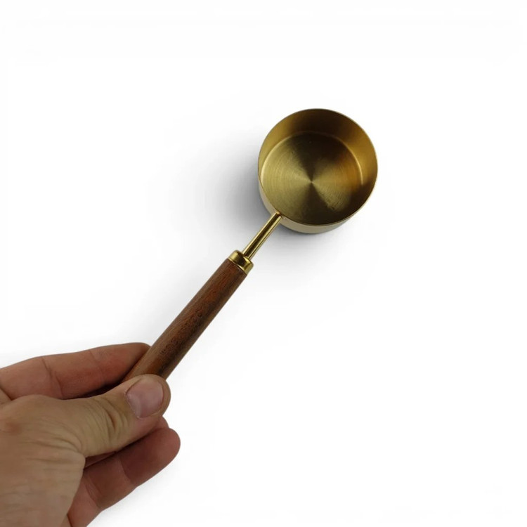قاشق پیمانه دسته چوبی