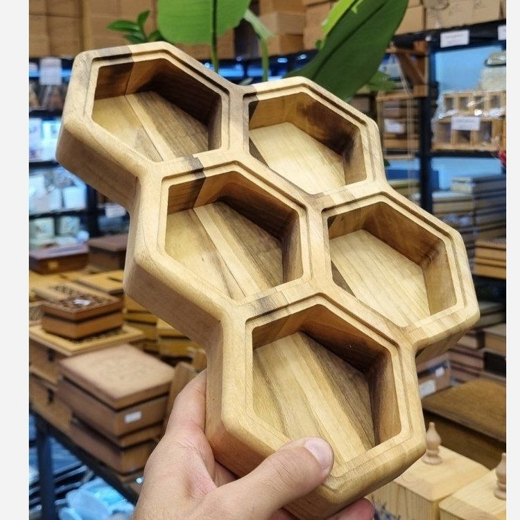 جعبه پذیرایی زنبوری پنج خانه